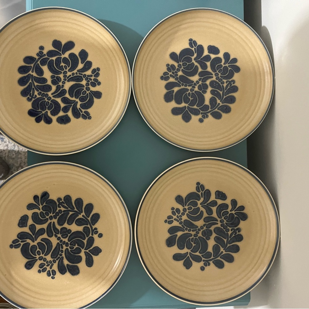 4 set of Folk Art Dinner Plates